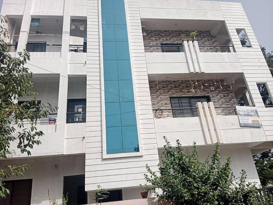 Rajlakshmi Niwas Apartment Solapur Exterior photo