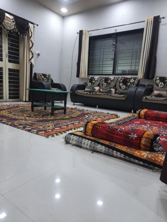 Rajlakshmi Niwas Apartment Solapur Exterior photo