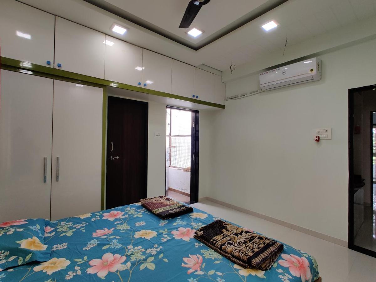 Rajlakshmi Niwas Apartment Solapur Exterior photo